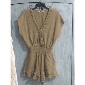 La Biz V-neck Ruffled Romper Beige Boho Feminine Cottage Core Beachy